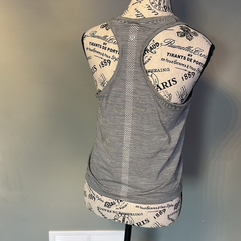 Lululemon Swiftly Tech Racerback size 6 - Picture 2 of 2